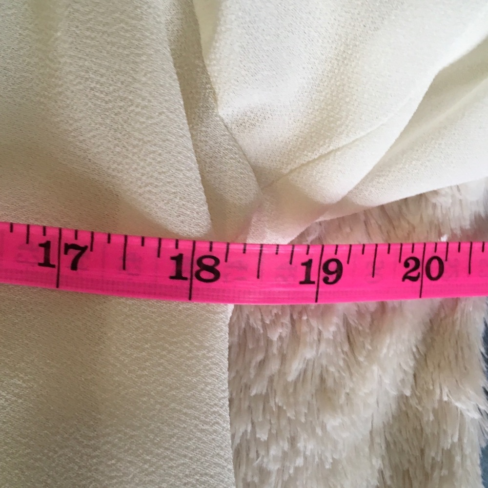 Cream off-white embroidered sheer open fro… - Picture 5 of 6